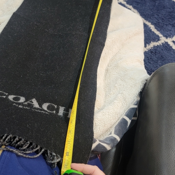 NWT Black & Gray Men's Signature COACH New York Scarf - Picture 9 of 17